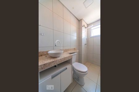 Banheiro  de apartamento para alugar com 2 quartos, 51m² em Vila Alpina, Santo André