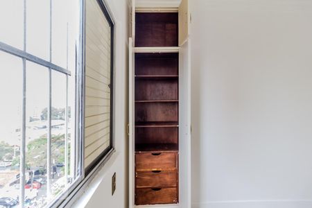 Segundo dormitório de apartamento para alugar com 2 quartos, 62m² em Indianópolis, São Paulo