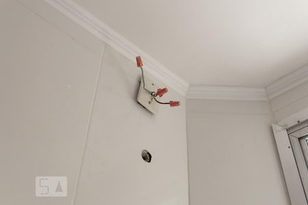 Detalhe banheiro de apartamento para alugar com 2 quartos, 56m² em Santana, Porto Alegre