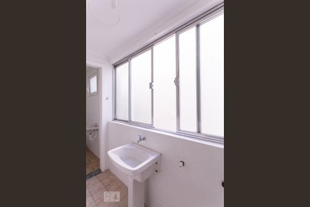 Área de Serviço de apartamento para alugar com 2 quartos, 56m² em Santana, Porto Alegre