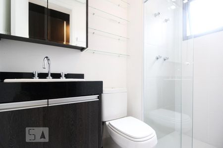 Studio para alugar com 30m², 1 quarto e 1 vaga Studio para alugar com 30m², 1 quarto e 1 vagaBanheiro