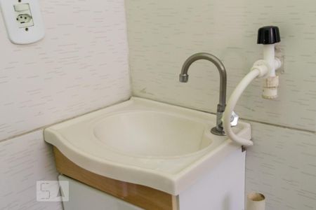 Apartamento para alugar com 55m², 2 quartos e sem vagaBanheiro - Detalhe da pia