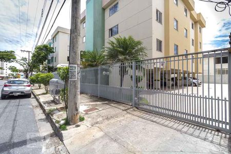 Apartamento para alugar com 58m², 2 quartos e 1 vaga Apartamento para alugar com 58m², 2 quartos e 1 vagaFachada