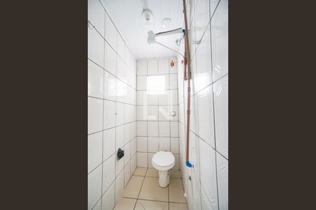 Banheiro da suíte de casa de condomínio para alugar com 1 quarto, 40m² em Vila Zilda, São Paulo