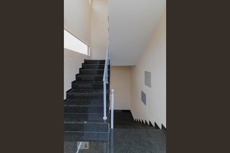 Studio à venda com 27m², 1 quarto e sem vagaEscada