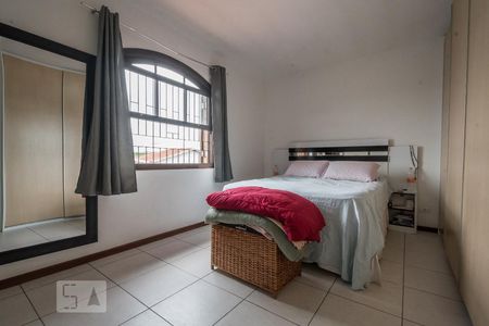Casa à venda com 200m², 4 quartos e 2 vagasSuíte