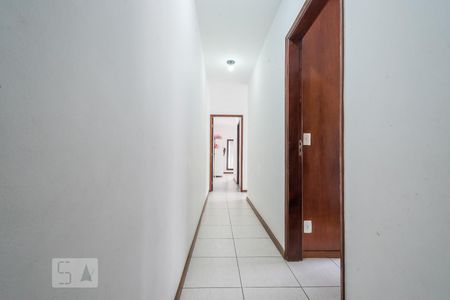 Casa à venda com 200m², 4 quartos e 2 vagasCorredor Quartos