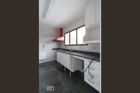 Apartamento para alugar com 178m², 3 quartos e 3 vagas Apartamento para alugar com 178m², 3 quartos e 3 vagasCozinha