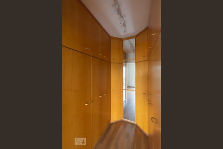 Apartamento para alugar com 178m², 3 quartos e 3 vagas Apartamento para alugar com 178m², 3 quartos e 3 vagasCloset Suíte 3