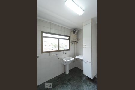 Apartamento para alugar com 178m², 3 quartos e 3 vagas Apartamento para alugar com 178m², 3 quartos e 3 vagasÁrea de Serviço