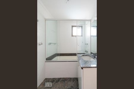 Apartamento para alugar com 178m², 3 quartos e 3 vagas Apartamento para alugar com 178m², 3 quartos e 3 vagasBanheiro Suíte 2