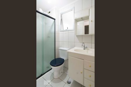 Banheiro de apartamento à venda com 3 quartos, 55m² em Vila Basileia, São Paulo