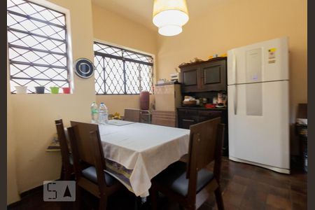 Casa à venda com 440m², 4 quartos e 7 vagas Casa à venda com 440m², 4 quartos e 7 vagasCopa