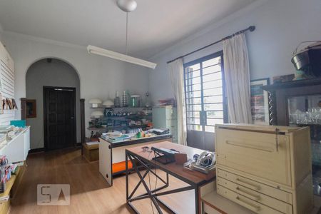 Casa à venda com 440m², 4 quartos e 7 vagas Casa à venda com 440m², 4 quartos e 7 vagasSegundo Piso