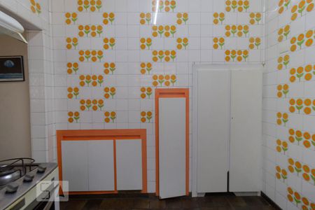 Casa à venda com 440m², 4 quartos e 7 vagas Casa à venda com 440m², 4 quartos e 7 vagasCozinha