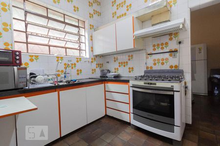 Casa à venda com 440m², 4 quartos e 7 vagas Casa à venda com 440m², 4 quartos e 7 vagasCozinha