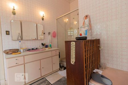 Casa à venda com 440m², 4 quartos e 7 vagas Casa à venda com 440m², 4 quartos e 7 vagasBanheiro - Suíte