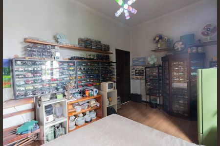 Casa à venda com 440m², 4 quartos e 7 vagas Casa à venda com 440m², 4 quartos e 7 vagasQuarto 1