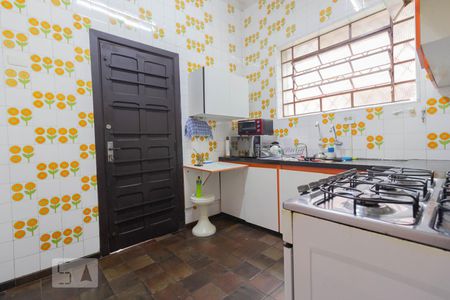 Casa à venda com 440m², 4 quartos e 7 vagas Casa à venda com 440m², 4 quartos e 7 vagasCozinha