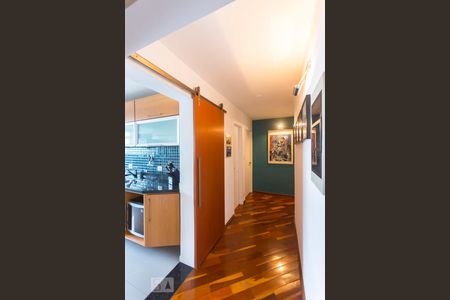 Apartamento à venda com 110m², 2 quartos e 1 vaga Apartamento à venda com 110m², 2 quartos e 1 vagaCoredor