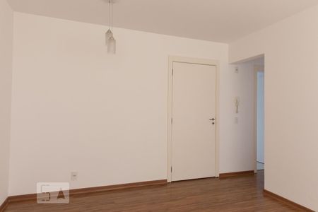 Sala de apartamento para alugar com 3 quartos, 80m² em Passo da Areia, Porto Alegre