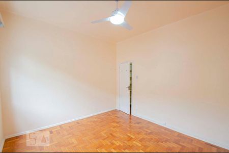 Quarto 1 de apartamento para alugar com 1 quarto, 36m² em Grajaú , Rio de Janeiro