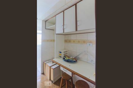 Apartamento para alugar com 70m², 2 quartos e 1 vaga Apartamento para alugar com 70m², 2 quartos e 1 vagaCozinha - Armários