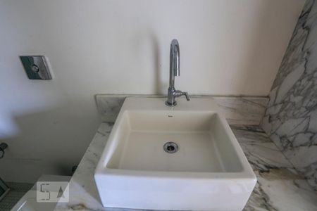 Apartamento para alugar com 70m², 2 quartos e 1 vaga Apartamento para alugar com 70m², 2 quartos e 1 vagaBanheiro