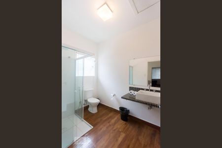 Banheiro de casa à venda com 3 quartos, 300m² em Vila Nova Conceição, São Paulo