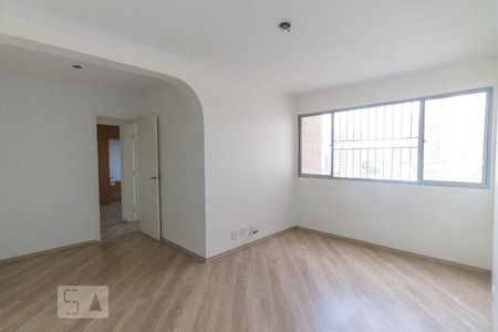 Sala  de apartamento para alugar com 2 quartos, 70m² em Cidade Mãe do Céu, São Paulo