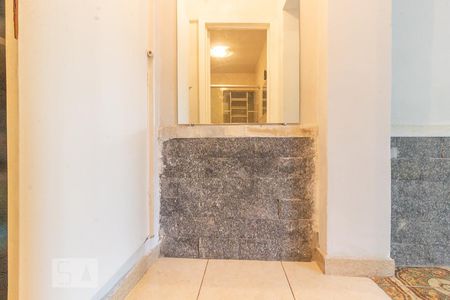 Banheiro de casa para alugar com 3 quartos, 150m² em Carlos Prates, Belo Horizonte