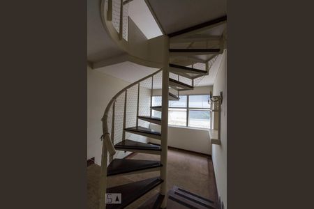 Escada de apartamento à venda com 1 quarto, 44m² em Vila Clementino, São Paulo
