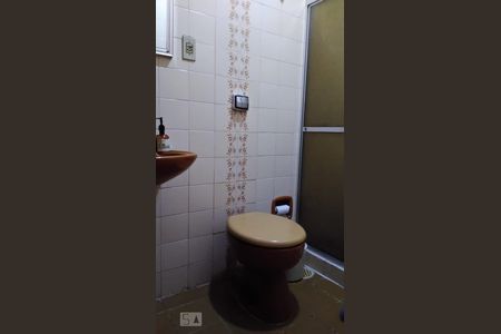 Banheiro de apartamento à venda com 1 quarto, 55m² em Jardim Floresta, Porto Alegre