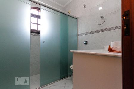 Casa para alugar com 170m², 3 quartos e 2 vagasBanheiro Da suite