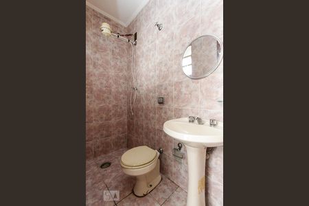 Casa para alugar com 170m², 3 quartos e 2 vagasBanheiro de Serviço