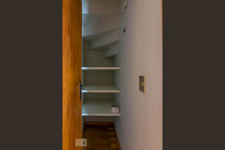 Rouparia  de apartamento para alugar com 3 quartos, 200m² em Santo Antônio, Belo Horizonte