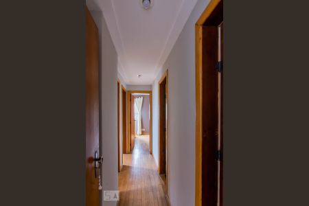 Corredor de apartamento para alugar com 3 quartos, 200m² em Santo Antônio, Belo Horizonte