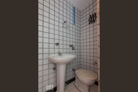 Apartamento para alugar com 200m², 3 quartos e 2 vagasBanheiro Serviço