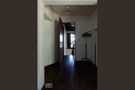 Casa à venda com 250m², 4 quartos e 2 vagas Casa à venda com 250m², 4 quartos e 2 vagasSuite