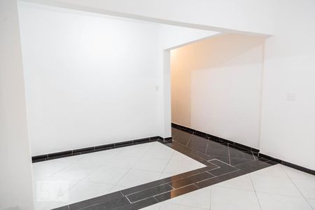 Sala de casa para alugar com 2 quartos, 125m² em Jardim Dona Sinhá, São Paulo