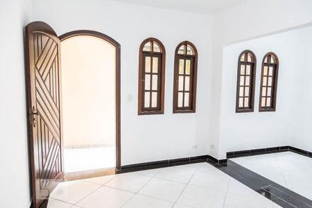 Sala de casa para alugar com 2 quartos, 125m² em Jardim Dona Sinhá, São Paulo