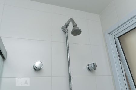 Detalhe do banheiro de apartamento para alugar com 2 quartos, 50m² em Parque Imperial, São Paulo