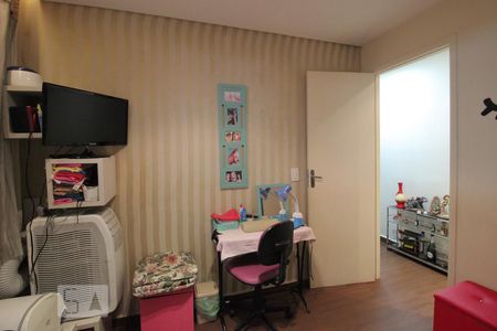 Quarto 2 de apartamento à venda com 3 quartos, 65m² em Vila Vitório Mazzei, São Paulo