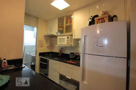 Cozinha de apartamento à venda com 3 quartos, 65m² em Vila Vitório Mazzei, São Paulo