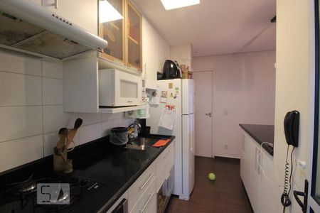 Cozinha de apartamento à venda com 3 quartos, 65m² em Vila Vitório Mazzei, São Paulo
