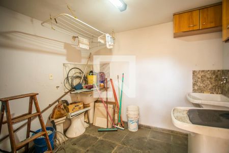 Casa à venda com 275m², 4 quartos e 3 vagas Casa à venda com 275m², 4 quartos e 3 vagasÁrea de Serviço