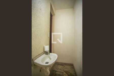 Casa à venda com 275m², 4 quartos e 3 vagas Casa à venda com 275m², 4 quartos e 3 vagasLavabo