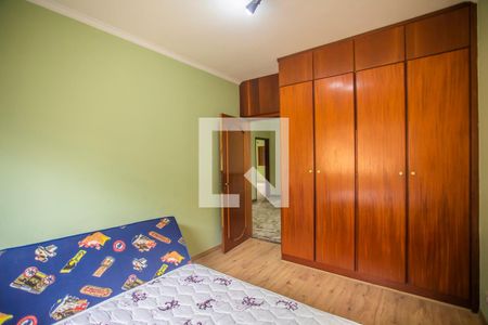 Casa à venda com 275m², 4 quartos e 3 vagas Casa à venda com 275m², 4 quartos e 3 vagasQuarto 4