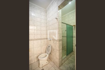 Casa à venda com 275m², 4 quartos e 3 vagas Casa à venda com 275m², 4 quartos e 3 vagasBanheiro 2