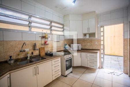 Casa à venda com 275m², 4 quartos e 3 vagas Casa à venda com 275m², 4 quartos e 3 vagasCozinha